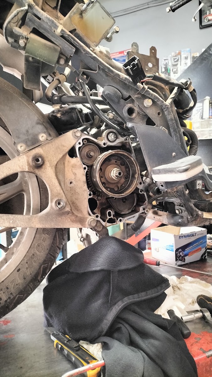 Interior del taller de motos